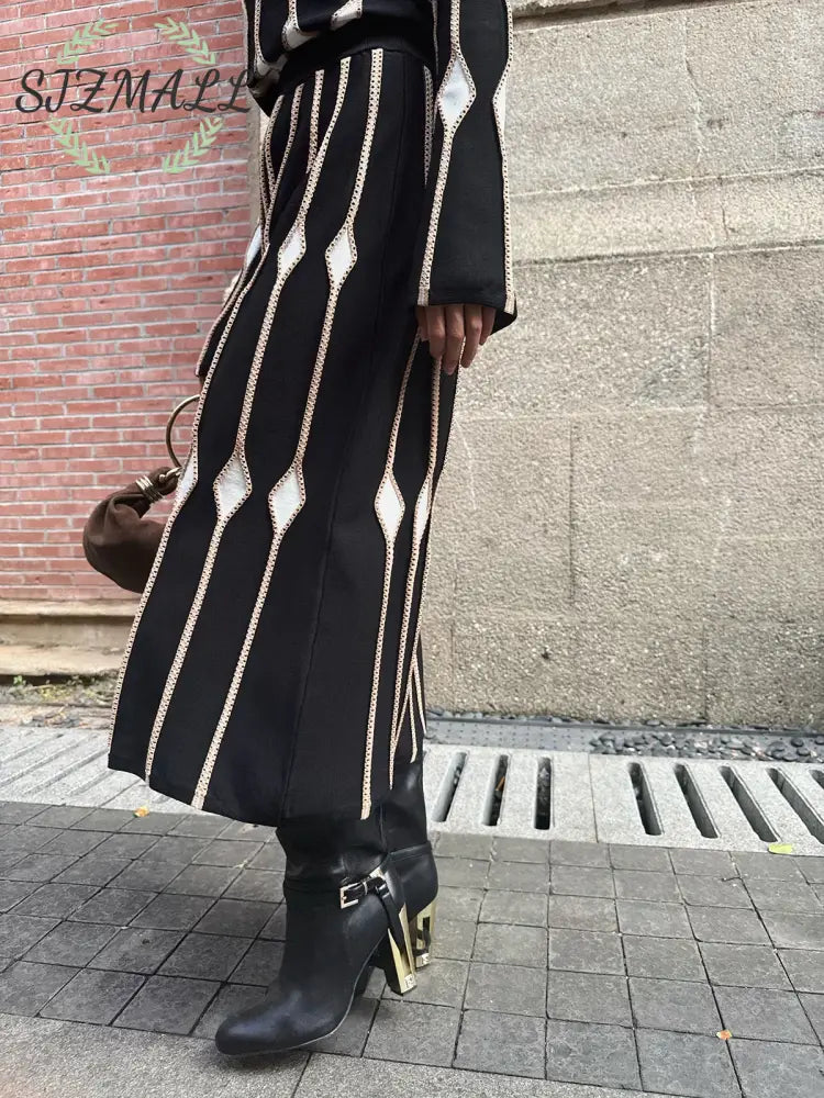 Geometric Pattern Knitted Maxi Skirt