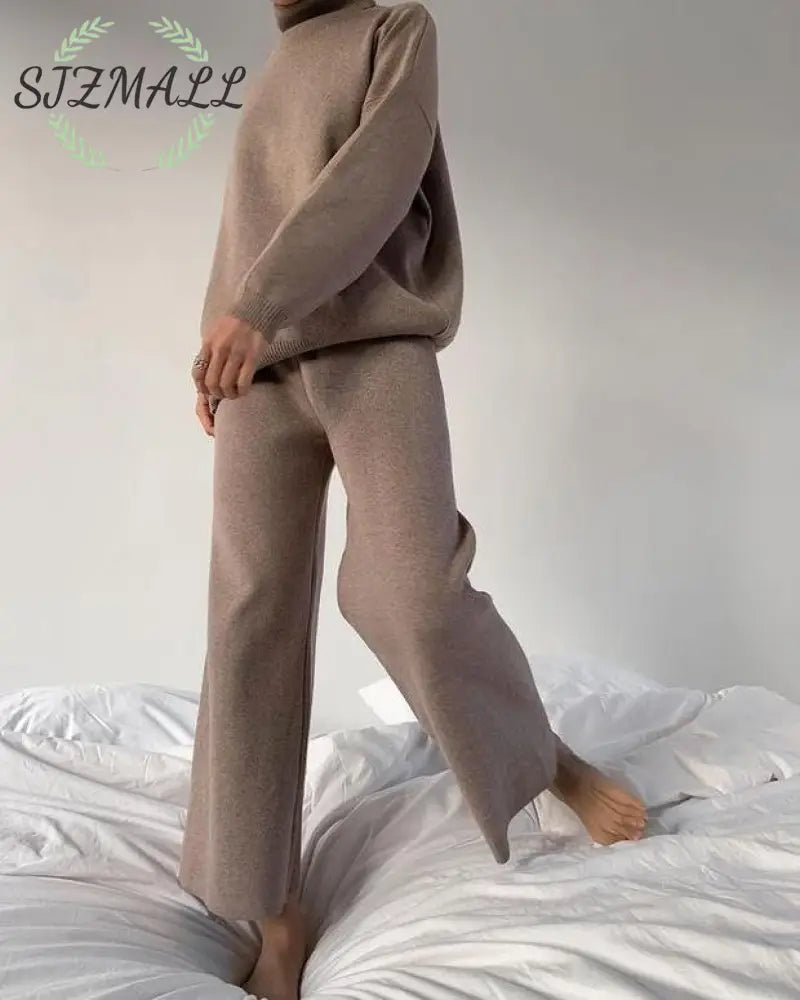 Knitted solid color loose casual suit